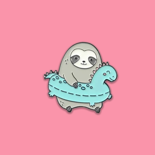 leniwiec koło ratunkowe przypinka.jpg