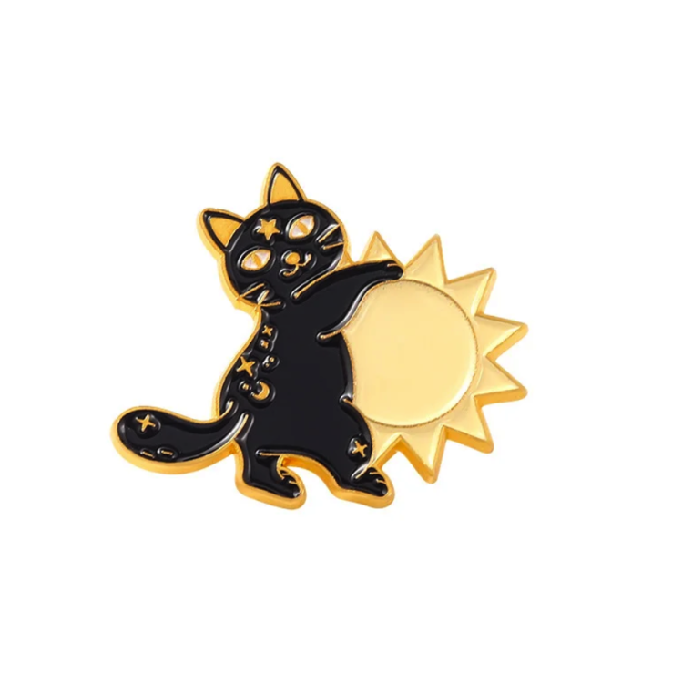 przypinka kot słońce.png